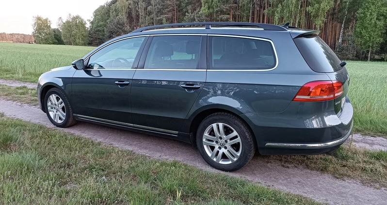 Volkswagen Passat cena 31600 przebieg: 250000, rok produkcji 2011 z Chodecz małe 211